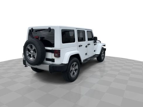 Used 2016 Jeep Wrangler Unlimited Sahara w/ Connectivity Group AWD/4WD image 8