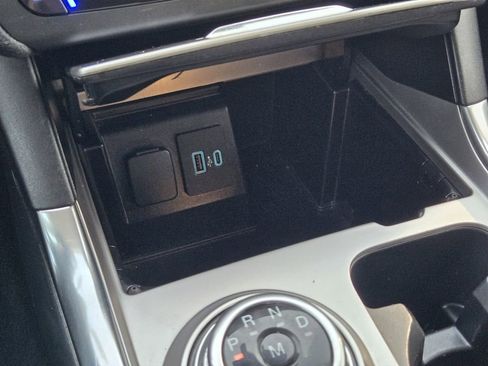 Used 2020 Ford Explorer Limited image 19