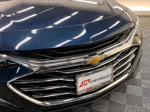 Used 2021 Chevrolet Malibu LT FWD image 29