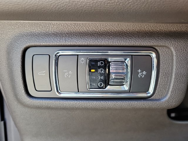 Certified 2022 Lincoln Corsair FWD image 13