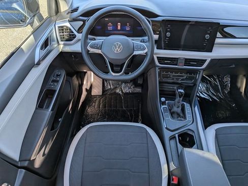 New 2026 Volkswagen Taos SE image 16