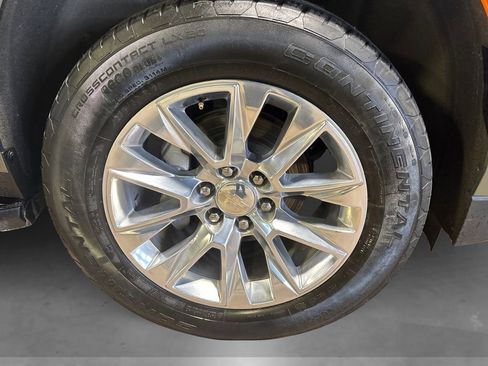 Used 2023 Chevrolet Suburban Premier image 19