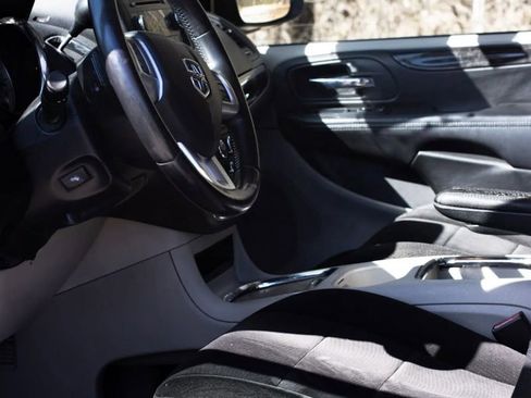 Used 2013 Dodge Grand Caravan SXT w/ UConnect Hands-Free Group image 11