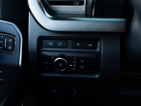 Used 2024 Ford F350 Platinum image 13