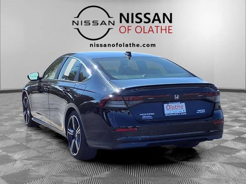 Used 2024 Honda Accord Sport image 3