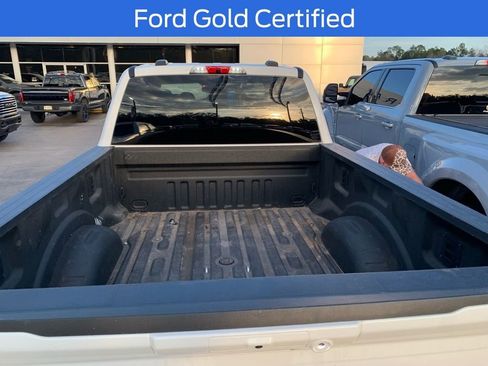 Used 2025 Ford F250 Lariat w/ Chrome Package image 5