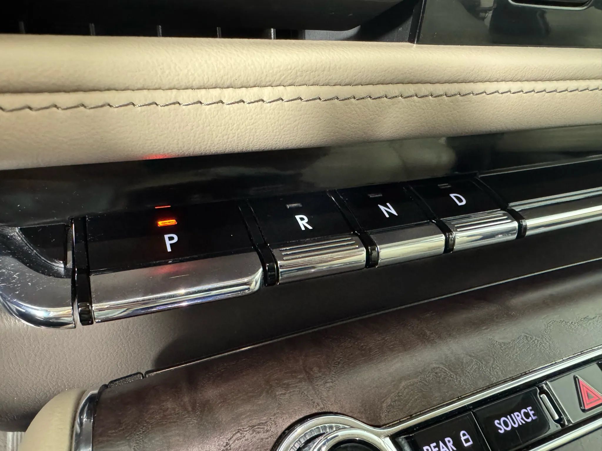 Used 2022 Lincoln Aviator Reserve w/ Elements Package Plus AWD/4WD image 23