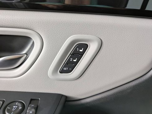 New 2025 Honda Pilot EX-L image 9