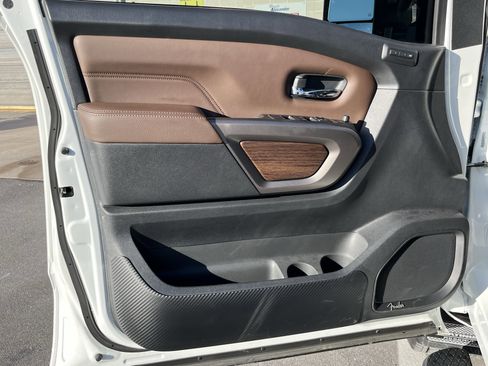 Used 2022 Nissan Titan Platinum Reserve w/ Moonroof Package image 17