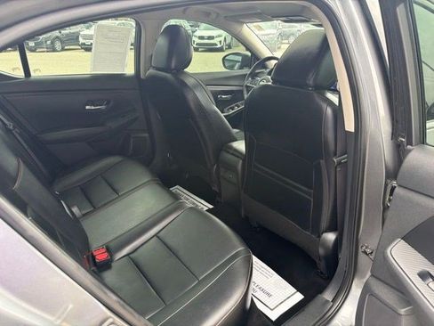Used 2023 Nissan Sentra SR w/ SR Premium Package FWD image 18