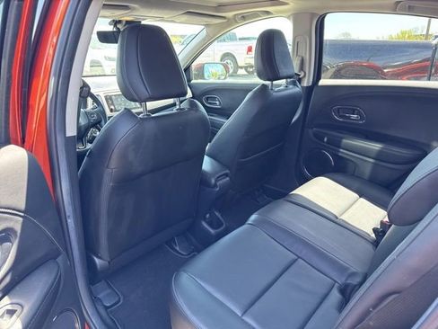 Used 2019 Honda HR-V Touring image 10