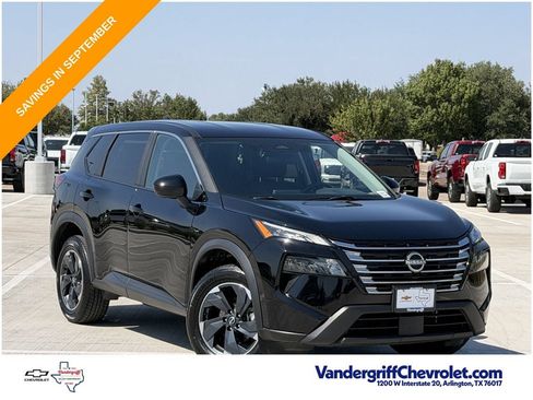 Used 2025 Nissan Rogue SV FWD image 2