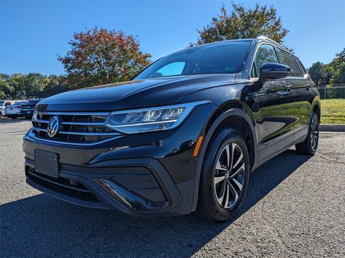 Certified 2024 Volkswagen Tiguan S image 8