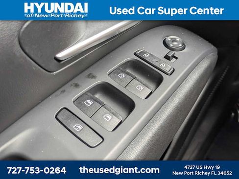 Certified 2023 Hyundai Tucson SEL w/ Convenience Package FWD image 30