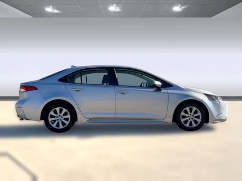 Used 2023 Toyota Corolla LE image 8