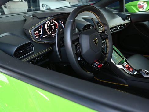 Used 2021 Lamborghini Huracan EVO RWD image 86