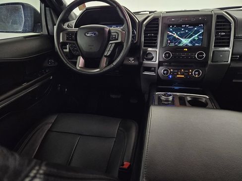 Used 2018 Ford Expedition XLT w/ Equipment Group 202A RWD image 9