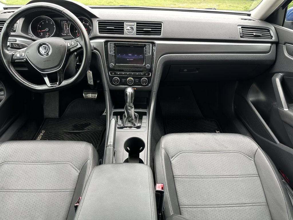 Used 2017 Volkswagen Passat 1.8T R-Line w/ R-Line Lighting Package FWD image 8