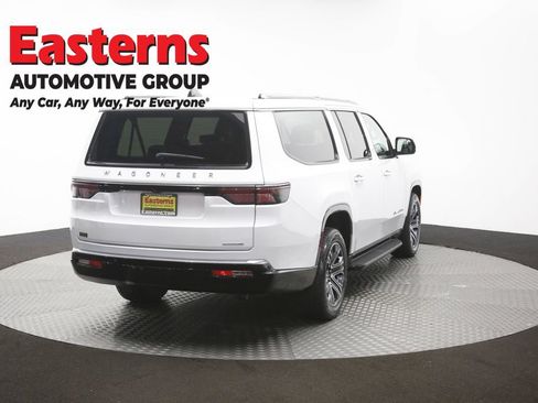 Used 2024 Jeep Wagoneer L Series II RWD image 43