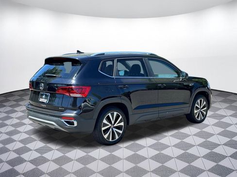 Used 2023 Volkswagen Taos SE AWD/4WD image 8