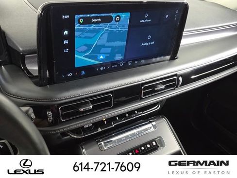 Used 2025 Lincoln Aviator AWD image 25