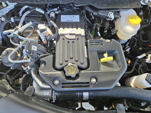 New 2026 RAM 3500 Big Horn AWD/4WD image 31