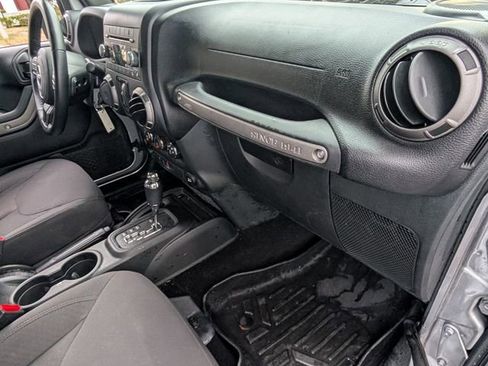 Used 2018 Jeep Wrangler Unlimited Sport S image 17