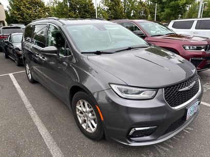 Used 2022 Chrysler Pacifica Touring-L