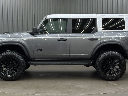 Used 2025 Ford Bronco Heritage Edition AWD/4WD image 2