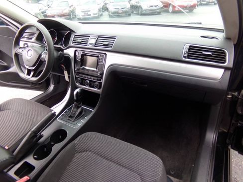 Used 2016 Volkswagen Passat 1.8T S FWD image 24
