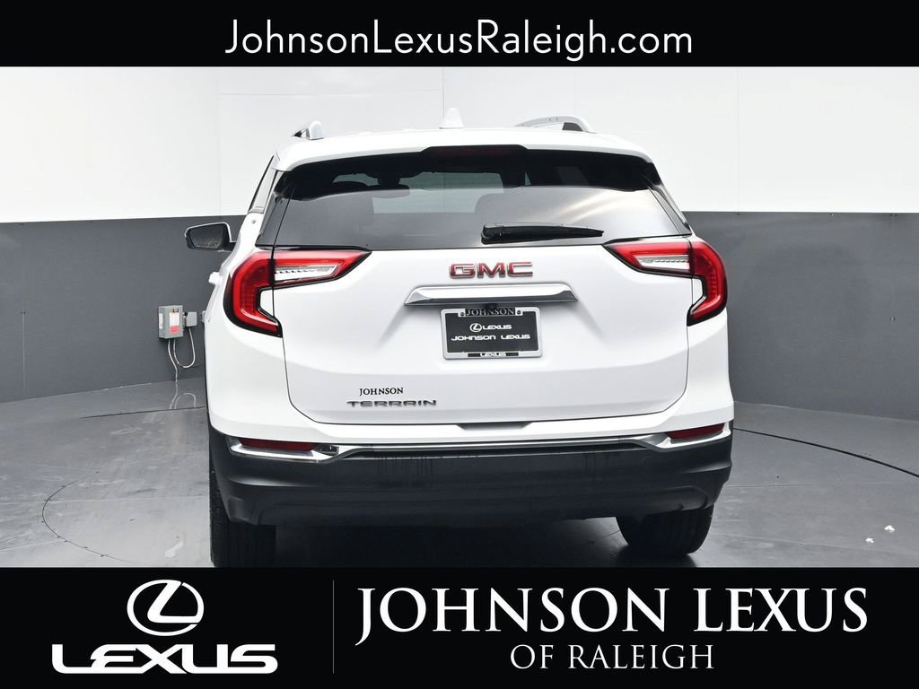 Used 2022 GMC Terrain SLT w/ Infotainment Package II FWD image 8