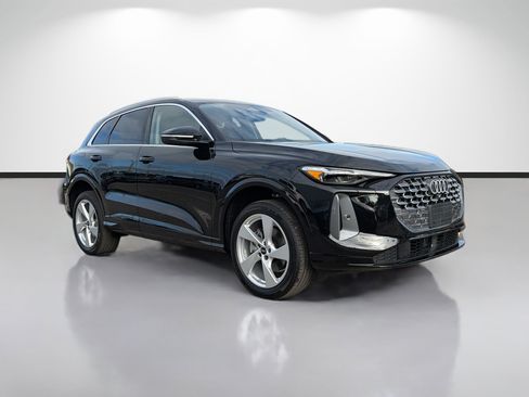 New 2025 Audi Q5 Prestige image 1