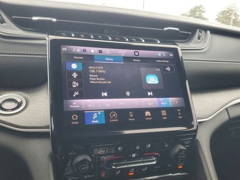 Certified 2025 Jeep Grand Cherokee L Limited w/ Luxury Tech Group II image 24