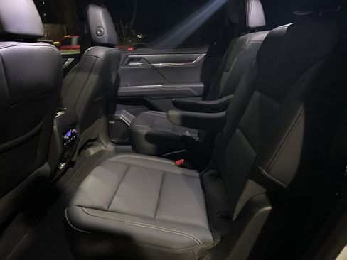 Used 2024 GMC Acadia Elevation w/ Black Edition image 9