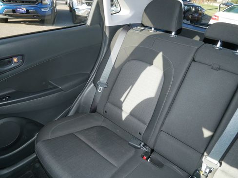 Used 2023 Hyundai Kona SEL image 12