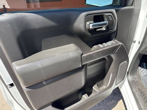 Used 2019 Chevrolet Silverado 1500 Custom Trail Boss AWD/4WD image 17
