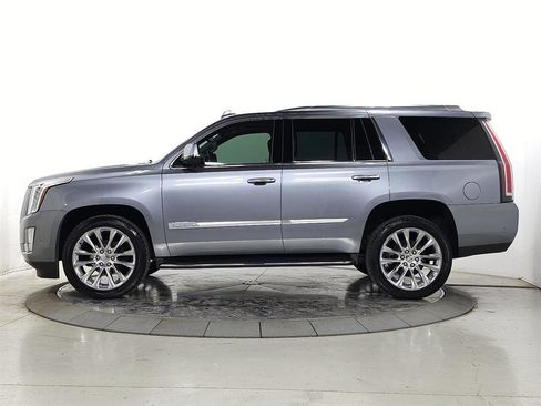 Used 2020 Cadillac Escalade Luxury image 4
