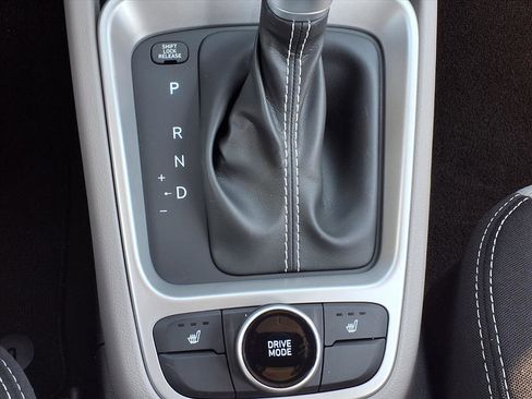 New 2026 Hyundai Venue SEL image 9