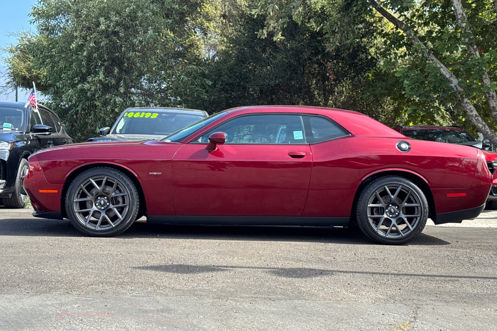 Used 2017 Dodge Challenger R/T RWD image 7