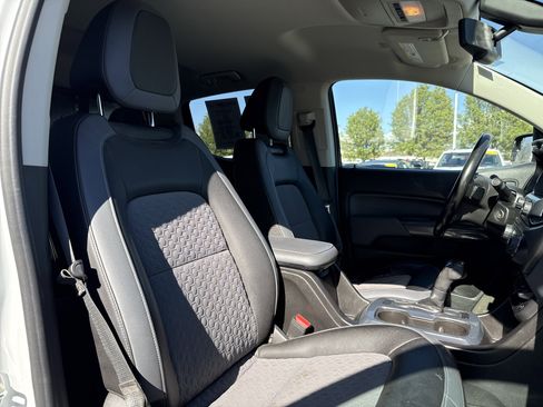 Used 2017 Chevrolet Colorado Z71 AWD/4WD image 26