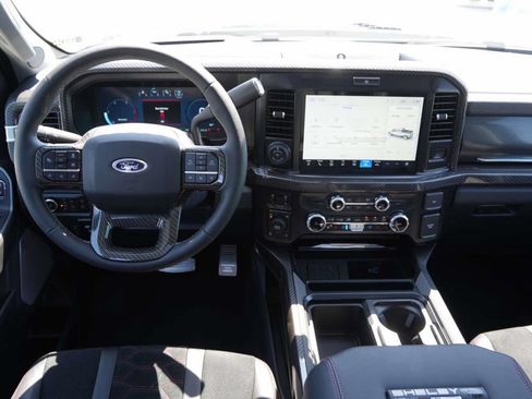 New 2026 Ford F250 Lariat w/ Black Appearance Package AWD/4WD image 18