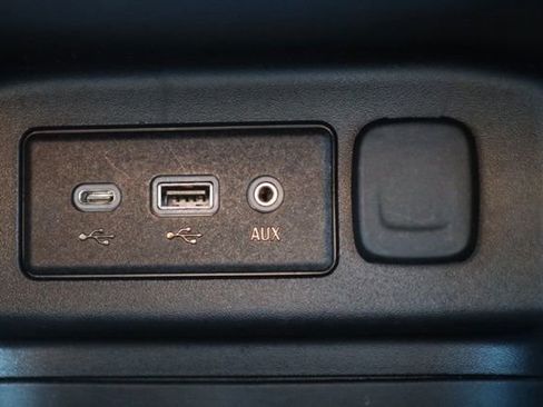 Used 2023 Chevrolet Equinox LT image 28