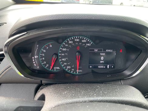 Used 2020 Chevrolet Trax LT w/ LT Convenience Package FWD image 5