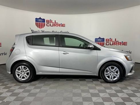 Used 2020 Chevrolet Sonic LT image 2