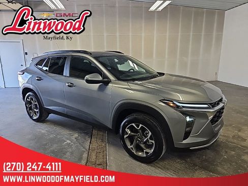 New 2026 Chevrolet Trax LT w/ Driver Confidence Package FWD image 1