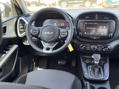 Certified 2023 Kia Soul LX w/ LX Technology Package image 21