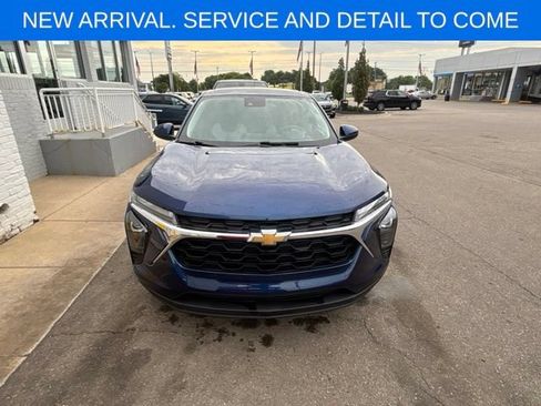 Certified 2024 Chevrolet Trax LS w/ LS Convenience Package FWD image 3