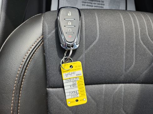 Used 2021 Chevrolet Trax LT w/ LT Convenience Package image 33