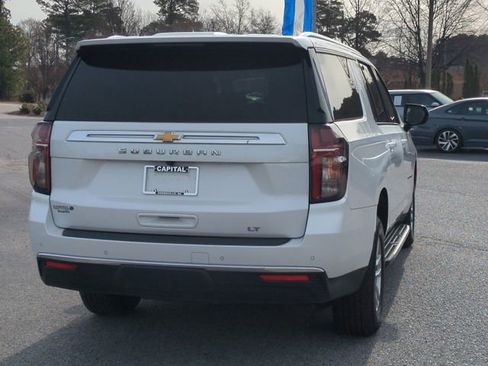 Used 2022 Chevrolet Suburban LT image 3
