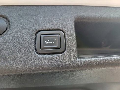 Used 2020 Chevrolet Equinox LT image 10